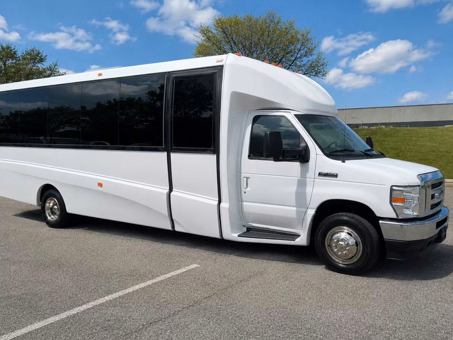 goshen 20 passenger minibus rental