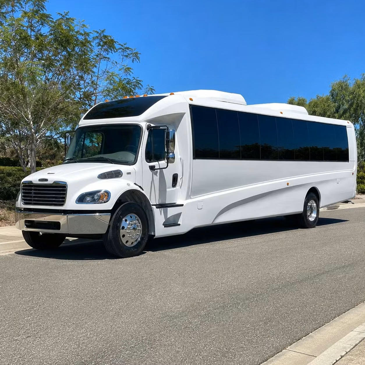 goshen 35 passenger minibus rental